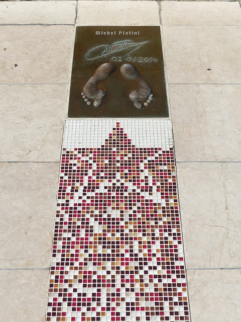 持者都应该 持者都应该